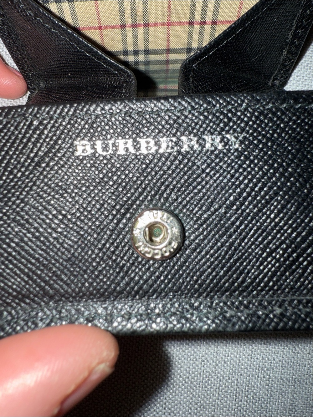 BURBERRY SAFFIANO LEATHER NOVACHECK LINED CARD HOLDER coin purse w snap closure - Picture 5 of 12